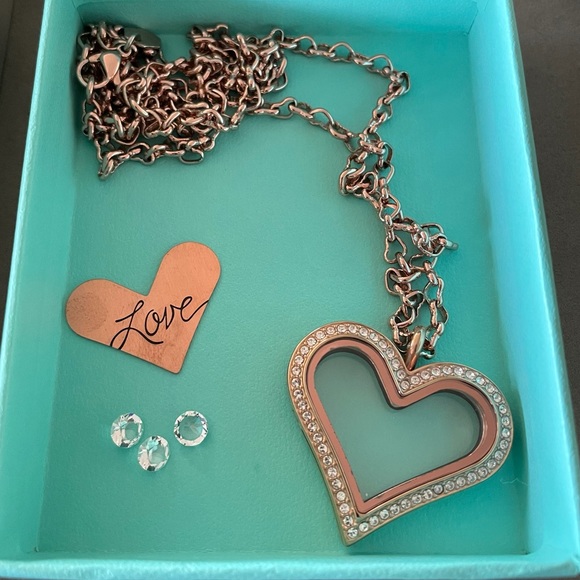 Rose Gold Origami Owl Heart Locket & Heart Chain - Picture 3 of 7